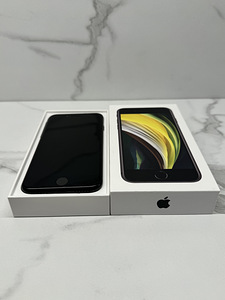 iPhone SE 2020 64GB (2 foto / 3)