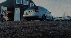 Audi a4 b7 quattro (1 фото из 5)