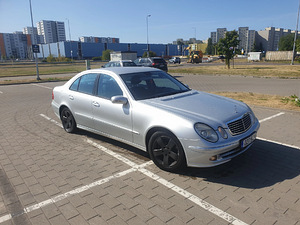 Mescedes-Benz e280 w211 (9 foto / 9)