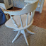 Белый деревянный вращающийся стул (фото #1)