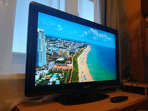 PHILIPS Телевизор 32" (1 фото из 6)