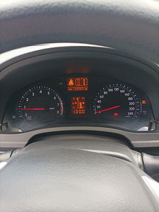Toyota Avensis (7 foto / 9)