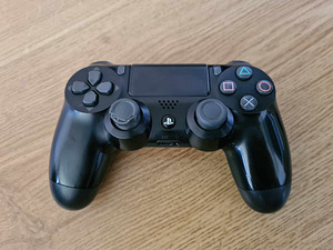 Playstation 4 Slim 1TB (2 foto / 10)