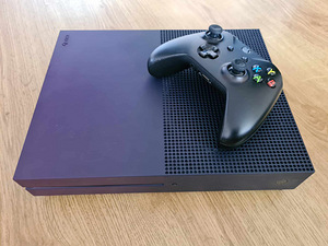 Xbox One S 1 TB (Fortnite Battle Royale Special - Purple) (2 foto / 4)