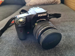 Pentax K200 + 18-55mm peegelkaamera (4 foto / 8)