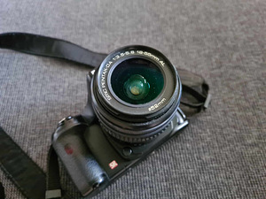 Pentax K200 + 18-55mm peegelkaamera (5 foto / 8)