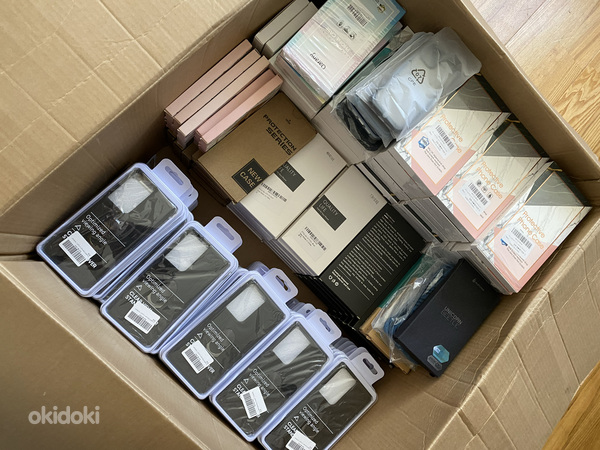 Оптовая упаковка: более 200 чехлов для телефонов и защитных