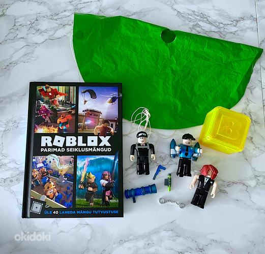 Roblox raamat + mänguasjad (foto #1)