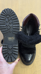 Talve kingad naistele «Kurt Geiger London» (3 foto / 3)