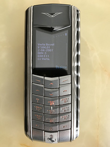 VERTU FERRARI (2 foto / 8)