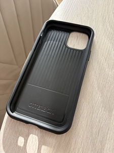 iPhone 11 Pro OtterBox Symmetry ümbris (3 foto / 4)