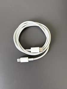Apple оригинальный кабель Lightning - USB C 1 м (1 фото из 3)