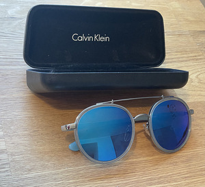 Calvin Klein päikeseprillid (3 foto / 3)