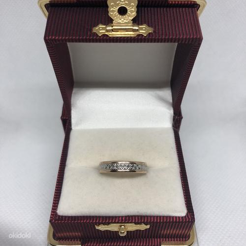Золотое обручальное кольцо (фото #1)