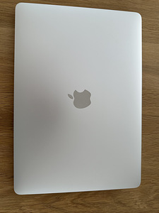 Продается MacBook Pro (2017) 8GB/256GB 13" SWE (2 фото из 6)