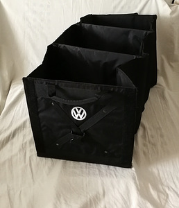 VOLKSWAGEN suur kokkupandav pagasikast (1 foto / 3)