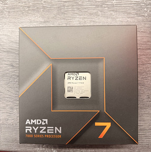AMD RYZEN 7700X (1 foto / 2)
