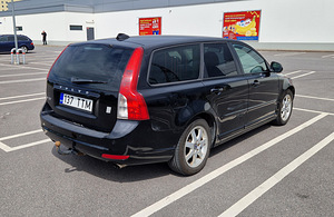 Volvo v50 D5 summum (3 foto / 13)