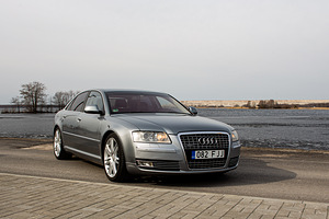 Audi A8 3.0d 171kw 2009 (5 foto / 8)