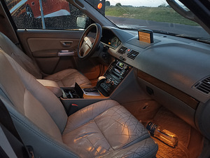 M/V Volvo XC90 (12 фото из 13)