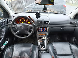 Toyota avensis (8 foto / 9)