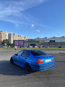 BMW 320d manuaal (6 foto / 8)