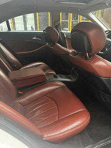 M/V: Mercedes-Benz CLS320 CDI (6 foto / 6)