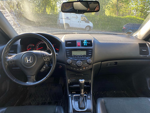 Honda accord (4 foto / 4)