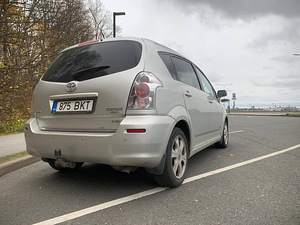 Toyota Corolla Verso 2.2 100kW D4D (7 foto / 14)