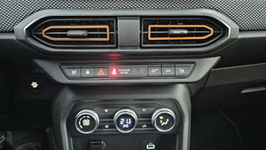 Dacia Sandero Stepway (11 фото из 11)