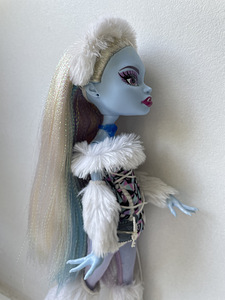Monster high nukk Abbey Bominable (5 foto / 5)