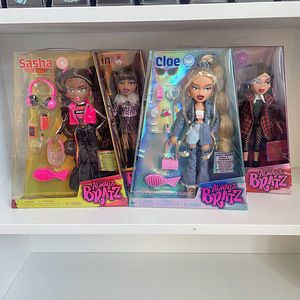 Bratz nukk / nukud koos 4tk uued (7 foto / 8)