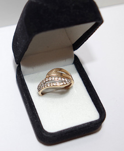 Золотое кольцо, 585 пробы, вес 2.68 г