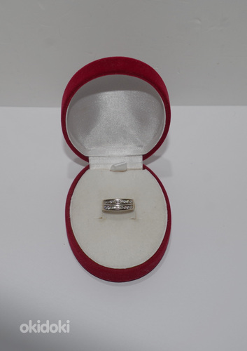 Kuldsõrmus teemantidega 750 proov, 4.97 g