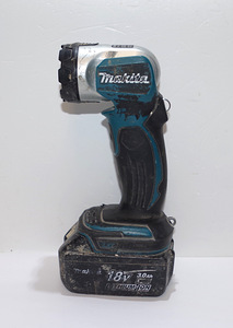 Akutaskulamp Makita DML802 +BL1830 3.0Ah (2 foto / 3)