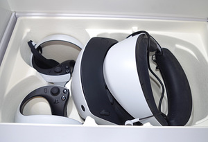 Sony PlayStation VR2 (2 foto / 4)