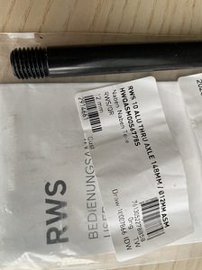 Käepidemega DT Swiss 12x148 võll, M12X1.5, kasutamata (2 foto / 2)