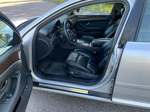 Audi A8 D3 4.2TDI 240kw (9 фото из 10)