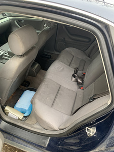 Audi A4 B6 1.9TDi 96kw TÜV 02.2024 (7 foto / 7)