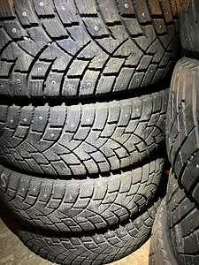 215/65R17 Landsail Ice Star IS33 naastrehvid (2 foto / 4)