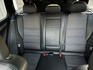 Mercedes-Benz C 300 4Matic AMG pakett 3.0 170kW (12 foto / 15)