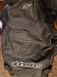 Alpinestars nahast mototagi EUR 54 + Celer V2 kindad L (6 foto / 9)
