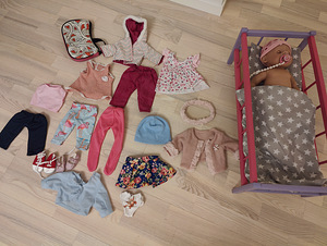 Кукла Baby Born, с кроваткой и множеством одежды