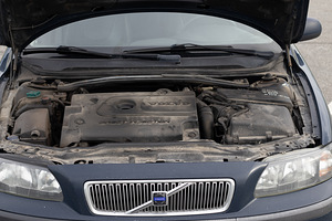 Volvo V70, 2000a, 2.5L 103kW, manuaal, diisel (9 foto / 15)