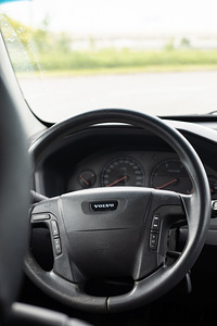 Volvo V70, 2000a, 2.5L 103kW, manuaal, diisel (12 foto / 15)