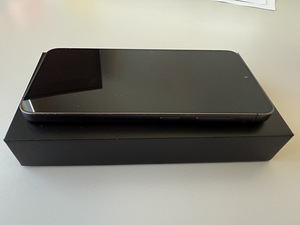 Samsung S24 (2 фото из 4)