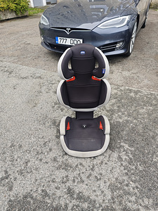 Автокресло chicco (1 фото из 2)