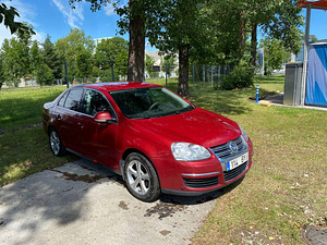 Volkswagen Jetta 1.6 (2 foto / 10)