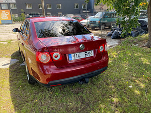Volkswagen Jetta 1.6 (6 foto / 10)