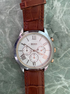 Hugo Boss Часы (1 фото из 3)